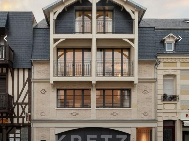 Deauville Place Morny Hôtel particulier d'architecte de 20. 250m² Deauville
