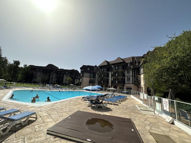 Deauville Prox Golf Appart 93m2 Piscine Terrasse Parking 210 000E