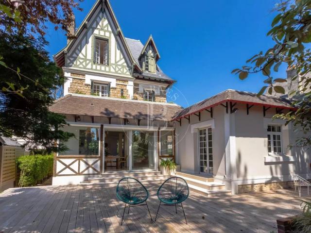Deauville Triangle d'Or, superbe villa avec sa maison d'amis m² Deauville