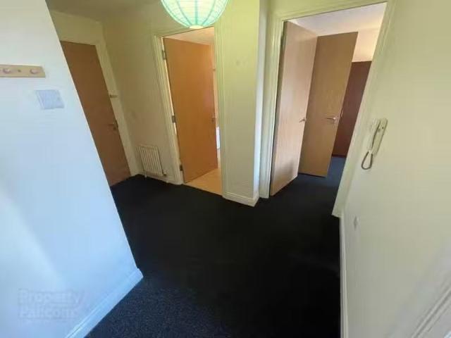 Cozy Apt 9 9, Brown Square