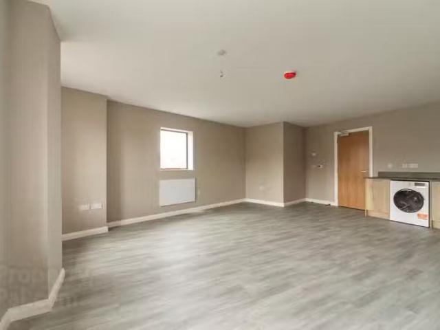 Nice Apt 1 Moat House, 971 973 Upper Newtownards Road