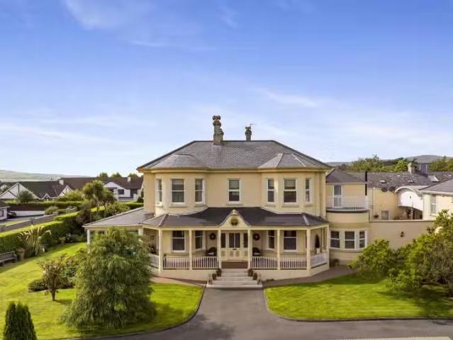 Deal! Ardcaien House Estate, 10 Ardcaien