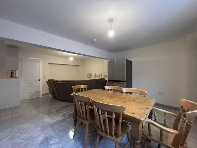 Deal! Barrack Street, Co. Cork is for rent