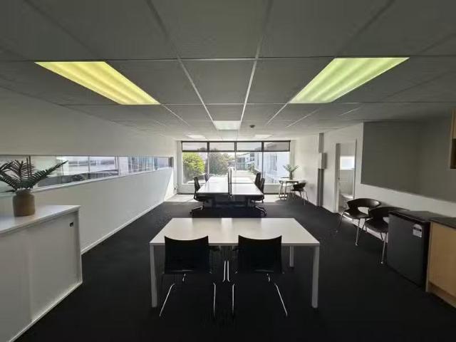 Charming L1/6/7 Burdale Street, Riccarton, NZ 8011 Office fo.