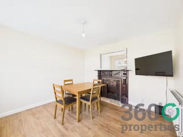 Charming 175 Dunclug Park