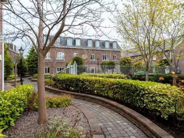 For Rent! 10 Yeats House, Glenarm Square, Drumcondra, D09 P827.