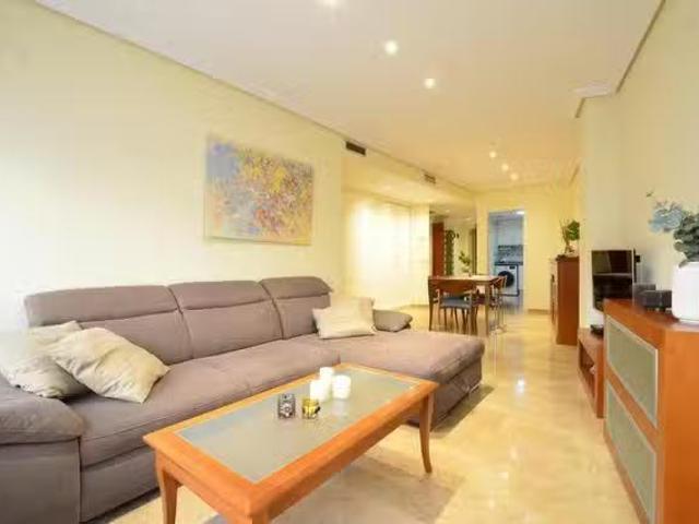 Deal! 1 BR Carrer de Vinatea, Valencia
