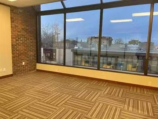 Deal! 218 1217 Centre Street Nw, Calgary, AB, T2E 2R3 commer.