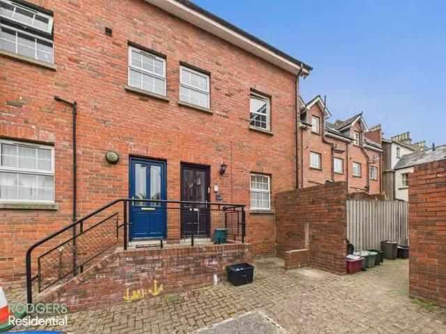 For Rent! 2 Ashley Mews