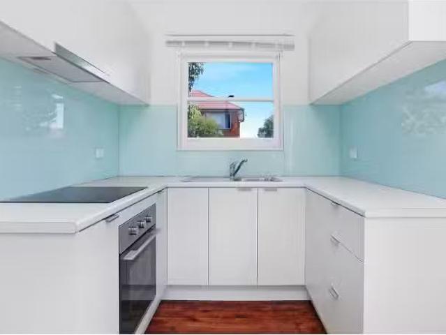Cozy 2 BR 1/11 Rann Street, Fairy Meadow Apartment for rent L.