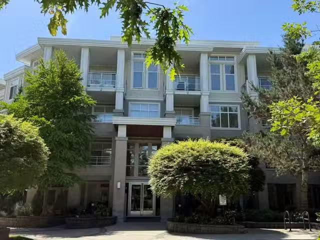 Deal! 2 BR Apartment for rent in Surrey, South Surrey White Ro.