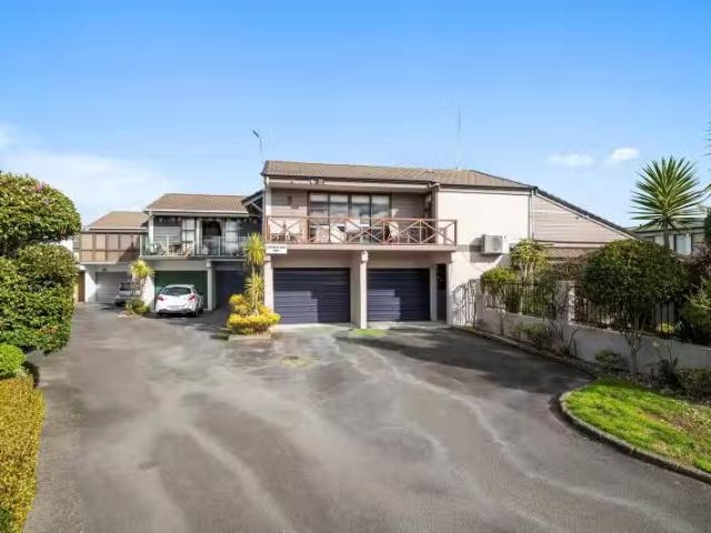 Deal! 2 BR Thermal Townhouse First National Real Estate
