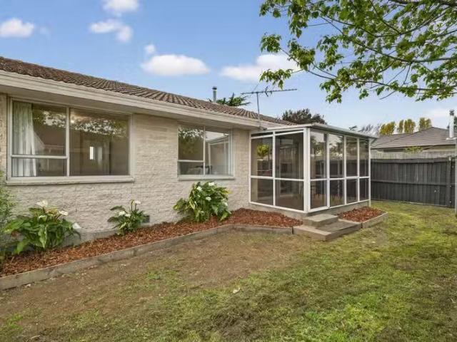 Cheap 3 BR 1/72a Cuffs Road, Wainoni, NZ 8061 House for Rent