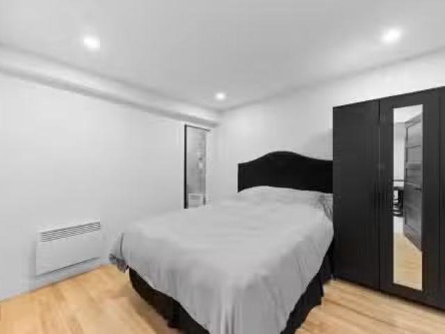 Cheap 3 BR 7442 Rue St Gérard, Montréal Villeray/Saint Michel.