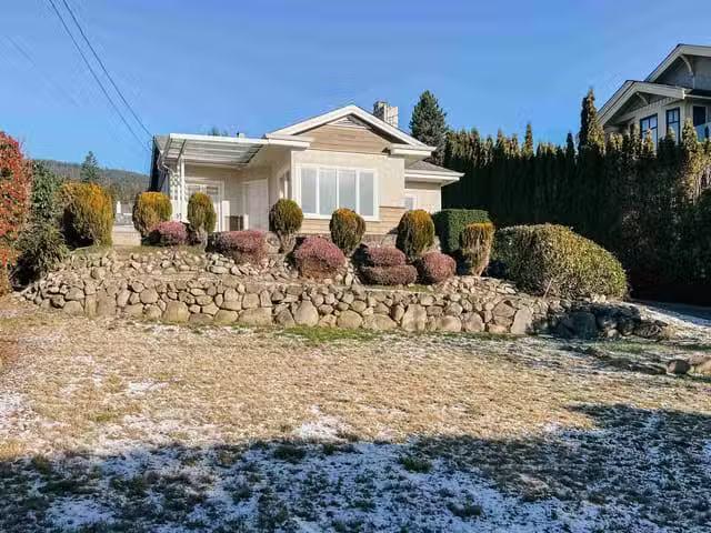 Deal! 4 BR House for rent in West Vancouver, West Vancouver, C.