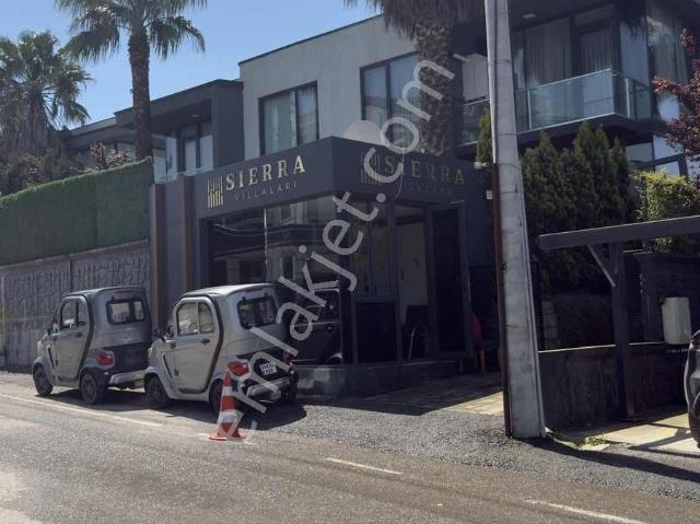 Deallife'dan Sierra Villalarında Müstakil Giriş 4+1 Villa