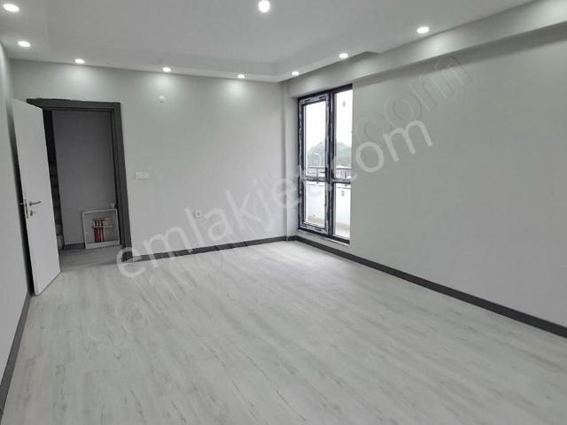 Deallifeden 2+1 Eğimsiz Dubleks