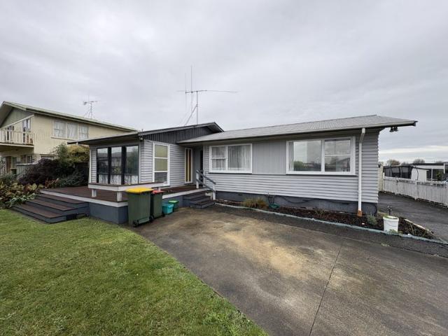 deanwell, 3 bedrooms