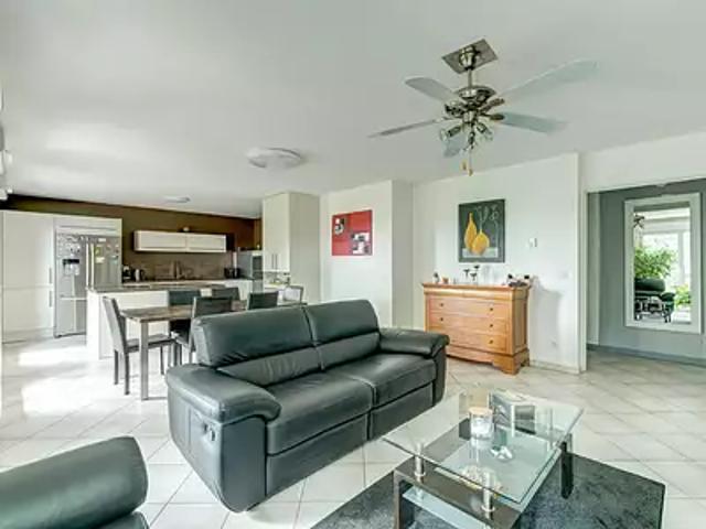 Décines Charpieu 69150 Achat / Vente appartement 4 pièces t4 au dernier étage cave