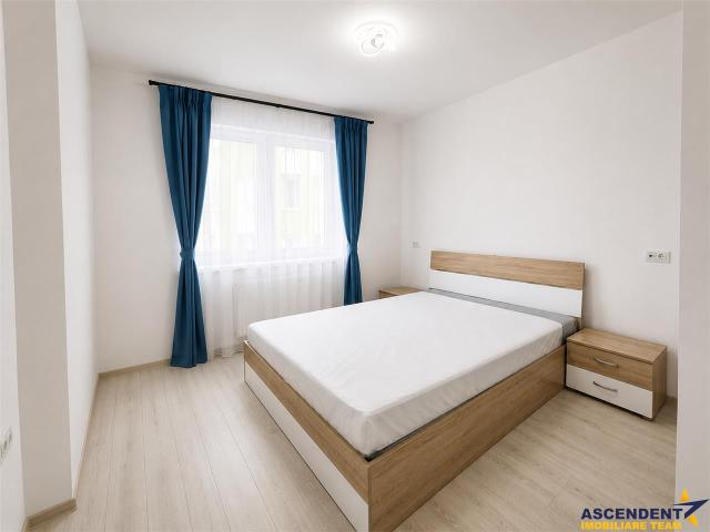 Decomandat, mobilat, utilat, Tractorul, Brasov