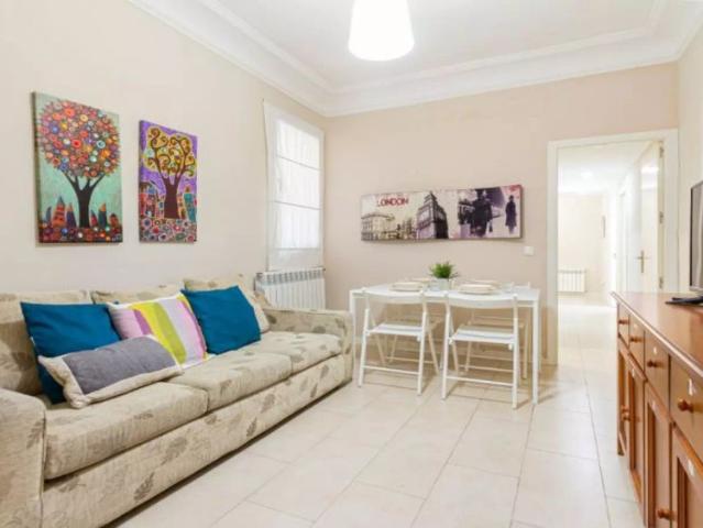 Decorated room with standalone wardrobe in shared apartment, Prosperidad