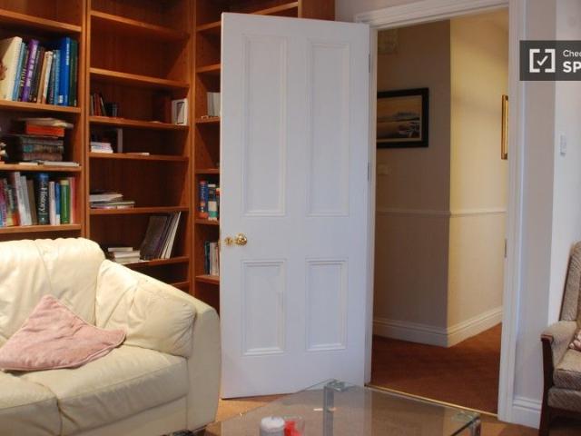 Decorated room in shared apartment in Drumcondra, Dublin