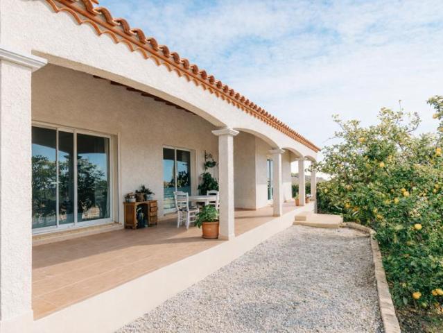 Découvrez cette belle villa de 153m2 avec appartement indépe