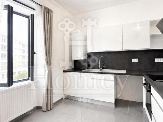 Découvrez ce superbe appartement T3 meublé avec cave, alliant confort moderne, espace extérieur et praticité a