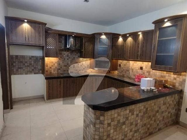 Defance Phase 4 Bungalow Portion First Floor 3 Bedroom Drawing Dining Lounge Kitchen Parking Servant Quarter Rent 200000/=