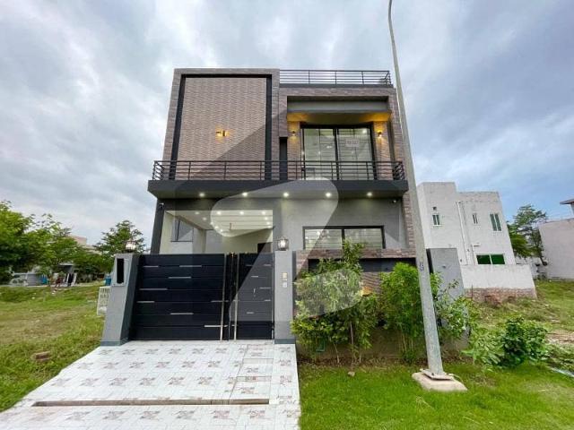 Defence beautiful original pics 5 marla double unit house for sale in dha lahore