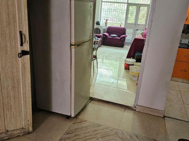 Defence Colony 2 Bedroom 150 Sq. Yd. Apartment in East Of Kailash Delhi Listing ID: #10043