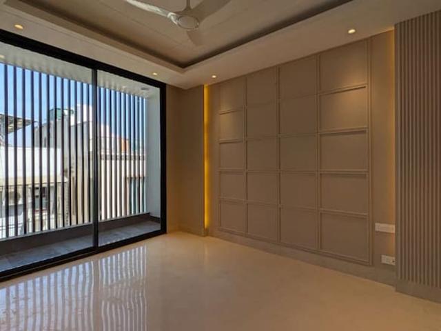 Defence Colony 3 Bedroom 325 Sq. Yd. Builder Floor in Defence Colony Delhi Listing ID: #9966