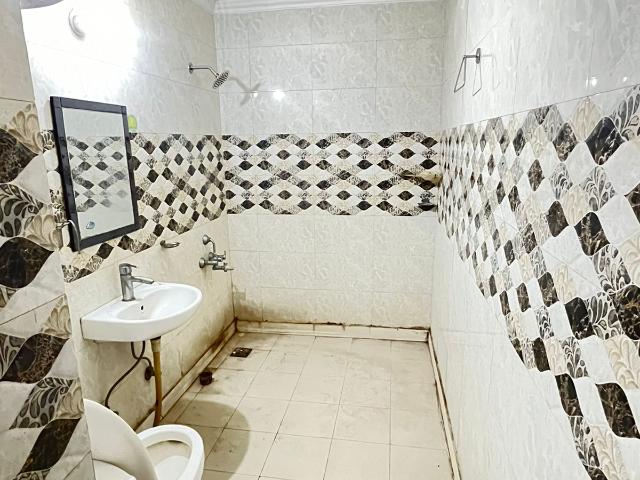 Defence Colony, South Delhi 4 Bedroom 325 Sq. Yd. Builder Floor in Defence Colony Delhi Listing ID: #10388
