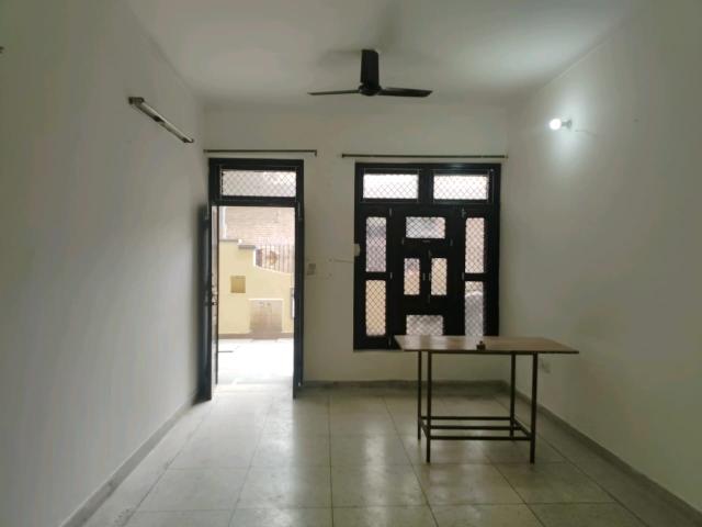 Defence Colony, South Delhi 3 Bedroom 2500 Sq. Ft. Builder Floor in Defence Colony Delhi Listing ID: #10408