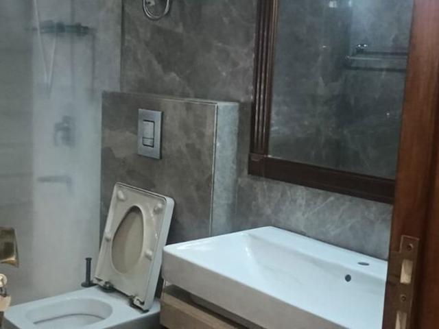 Defence Colony, South Delhi 3 Bedroom 300 Sq. Yd. Builder Floor in Defence Colony Delhi Listing ID: #10267