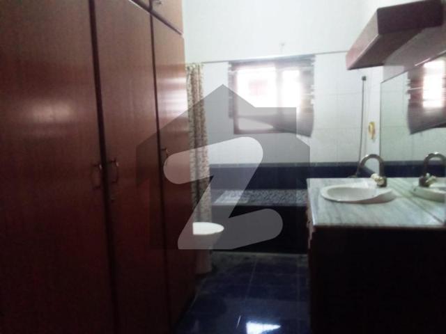 Defence phase v, 500 yards, slightly used bungalow dha phase 5