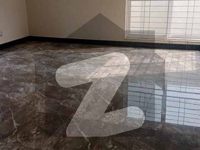 Defence Phase 7 Bunglow 10 Marla Stylish Option For Rent