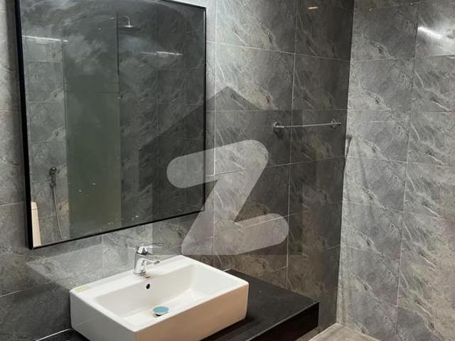 Defence Raya Flat Sized 976 Square Feet For rent Defence Raya
