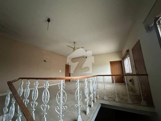 Defence 1000 yards bungalow for rent