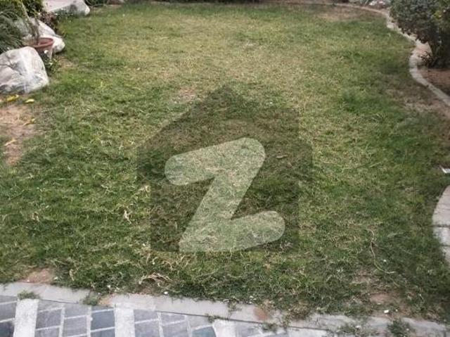 Defence 1000 yards bungalow for rent with basement and pool DHA Phase 6