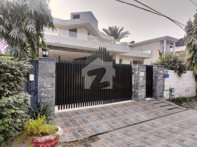 Defence 1 Kanal Used Well Maintained Owner Build Bungalow Near To Sector Park And Commercial