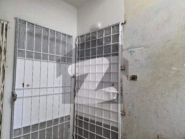 Defence 2 bedrooms first floor tahueed commercial tauheed commercial area
