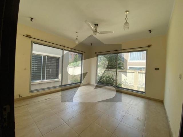 Defense Villa Available For Sale 3 Bad Room DHA Phase 1 Defence Villas