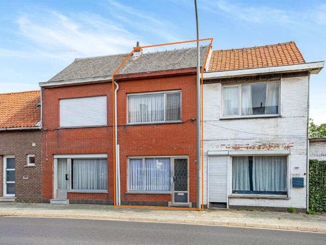 Degelijke, op te frissen woning met 2 slpk. en tuin