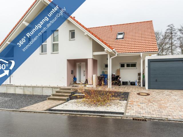 Deggendorf: Neuwertiges Einfamilienhaus 63 m² Wohn /Ess /Kochbereich, 5 Schlafräume, KFW 55 Haus