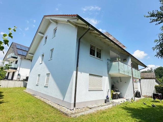 Deggendorf/Nh. Walchstr.: Gepfl. 2 Zi. ETW m. gr. Balkon in ruhiger zentraler Wohnlage!