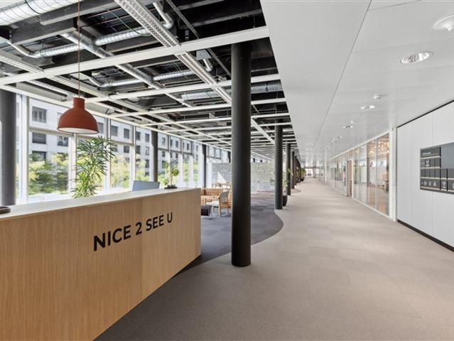 Dein neues Büro direkt am Bahnhof Oerlikon – Flexible & moderne Bürofläche im FlexOffice Zürich Dino