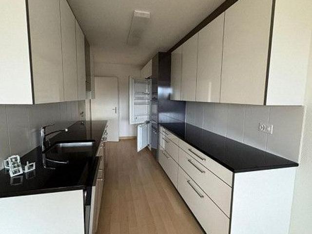 Dein neues Zuhause mit Weitblick 4.5 Zimmer im 7. OG der Liebrüti