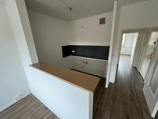 Dein Raum für den Neuanfang – 2 Zimmer, Tresenküche