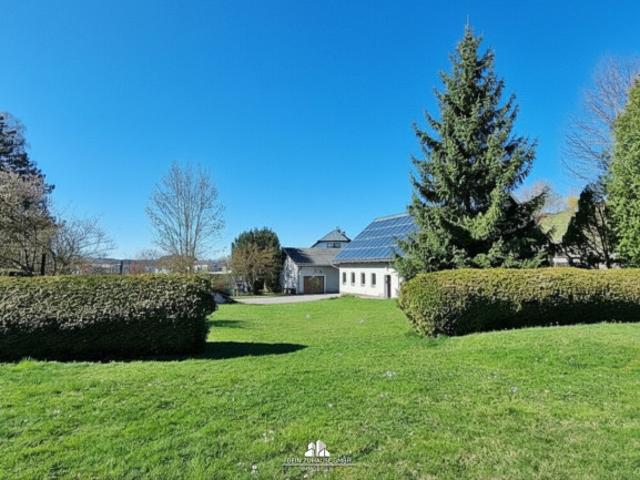 DEIN ZUHAUSE Ein /Zweifamilienhaus mit extra großem Grundstück in zentraler Lage in Vorchdorf